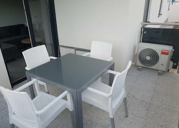 Διαμέρισμα Black&white Krk Town