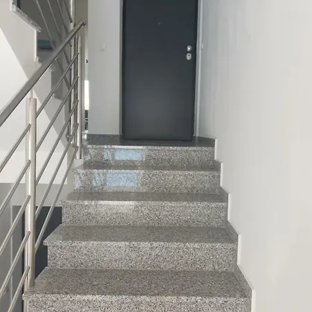 Black&white Apartman Krk Town